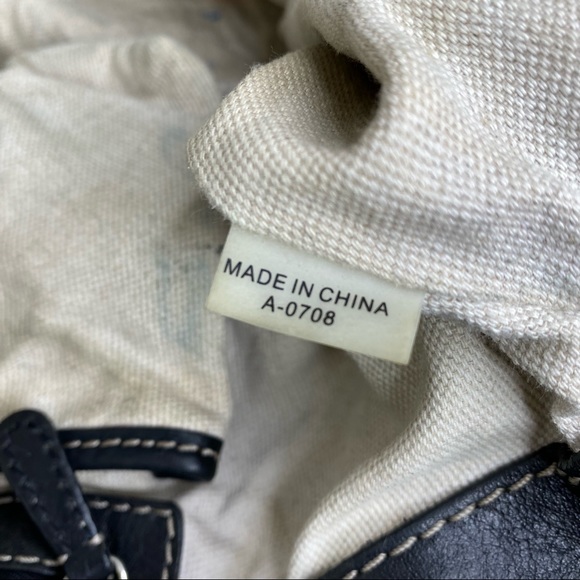 Michael Kors Black Leather Tote with Contrast Stitching - Picture 8 of 11